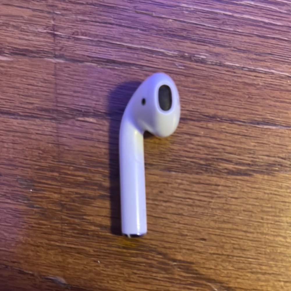 AirPod 1st gen Right air pod